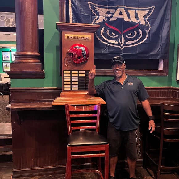 Meet your Posher, Aj - Picture 4 of 5